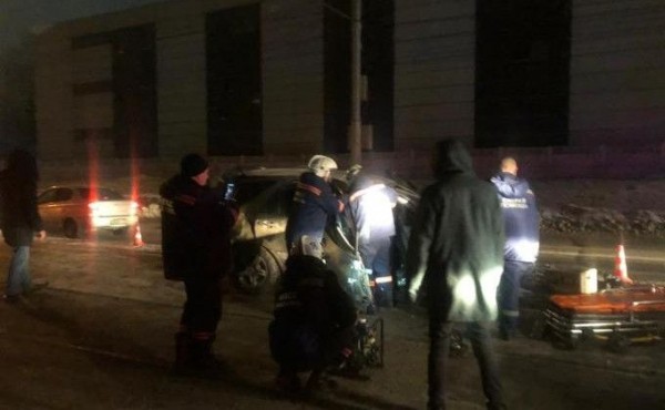 Встречей Кадиллака с фонарем завершилось 8 Марта в Новосибирске