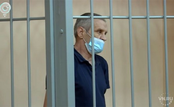 Поножовщину из-за татуировок устроили рецидивисты у отдела полиции в Новосибирске