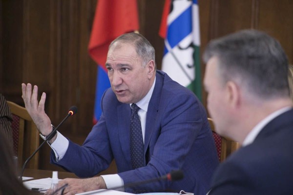 Депутаты потребовали обустройства трамвайных остановок в Новосибирске