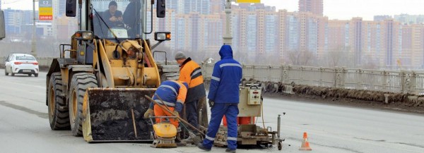 Мэр Локоть поручил закончить ямочный ремонт до&nbsp;майских праздников