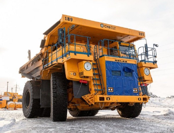 «Сибантрацит» расширяет парк большегрузной техники под программу увеличения добычи «Сибантрацит» расширяет парк большегрузной техники под программу увеличения добычи