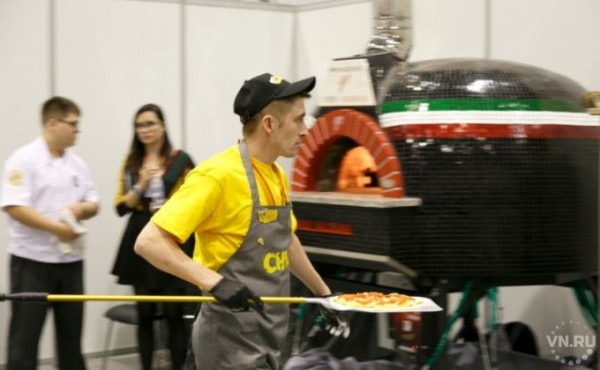 Почему новосибирцы работают в праздники &ndash; выяснили эксперты