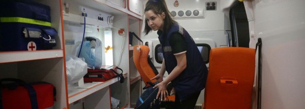 Школьникам показали устройство машины скорой помощи