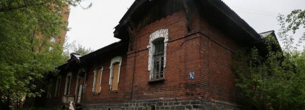 Артефакты нашли на&nbsp;субботнике у&nbsp;памятника архитектуры в&nbsp;Новосибирске