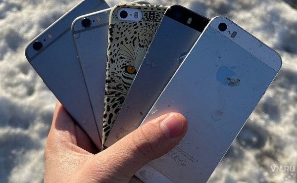 Новосибирцы с металлоискателями ищут ценности на снегоотвалах Новосибирцы с металлоискателями ищут ценности на снегоотвалах