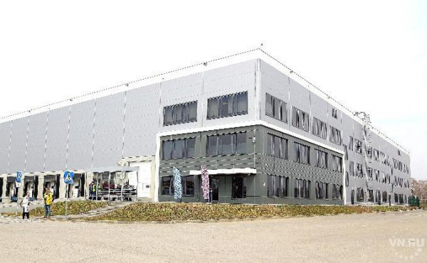 Ozon открыл крупнейший логистический хаб в Сибири