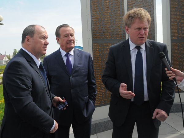 Жители Убинского района &laquo;признались в любви&raquo; к своему главе Олегу Конюку