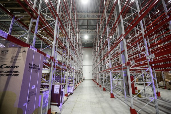 Хаос и&nbsp;решётки: как выглядит огромный логистический центр Ozon под Новосибирском