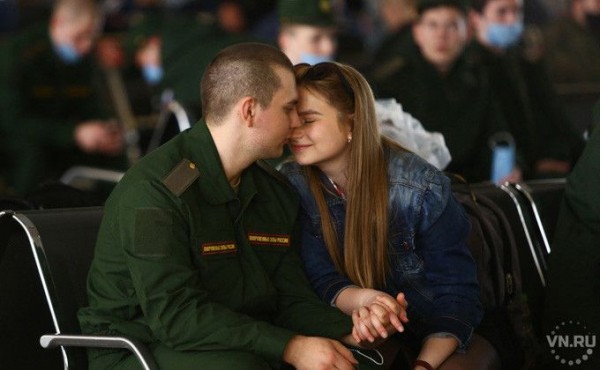 Первые призывники из Новосибирской области отправились служить в армию