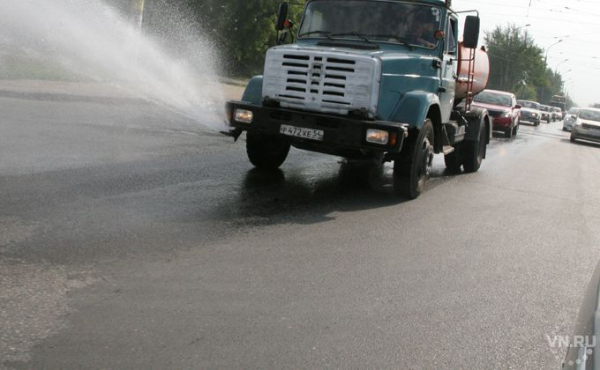 Шампунем отмыли первые улицы Новосибирска