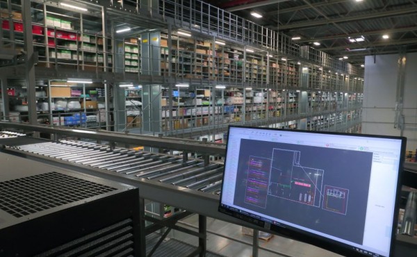 ФОТОБАНК. В Новосибирске открылся логистический центр Ozon ~ Континент Сибирь Online