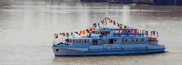 По Оби с ветерком: за что новосибирцы любят прогулки на теплоходе По Оби с ветерком: за что новосибирцы любят прогулки на теплоходе