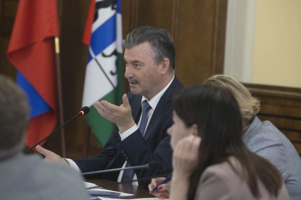 Видеокамеры в новосибирских школах начнут распознавать возможных преступников