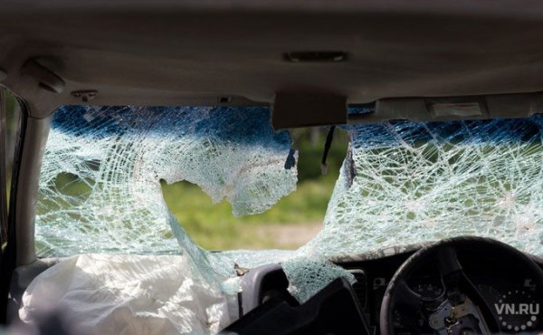 Мать погибла, дети выжили: «девятка» перевернулась под Чистоозерным