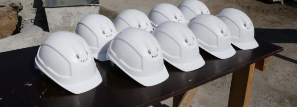 Люлька с&nbsp;тремя рабочими рухнула с&nbsp;11&nbsp;этажа&nbsp;&mdash; следователи выяснят причины