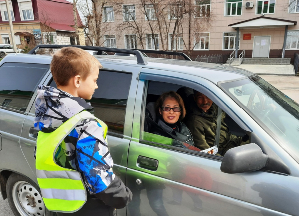 Сотрудники Госавтоинспекции провели акцию &laquo;Георгиевская ленточка&raquo;