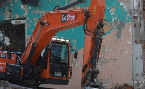 Начался снос спорткомплекса Soccer Arena в Новосибирске Начался снос спорткомплекса Soccer Arena в Новосибирске