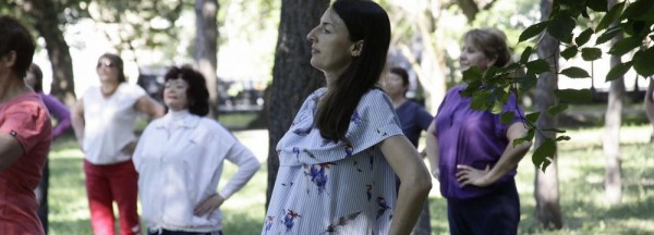 200 новосибирцев вышли на&nbsp;необычную зарядку в&nbsp;парке Кирова