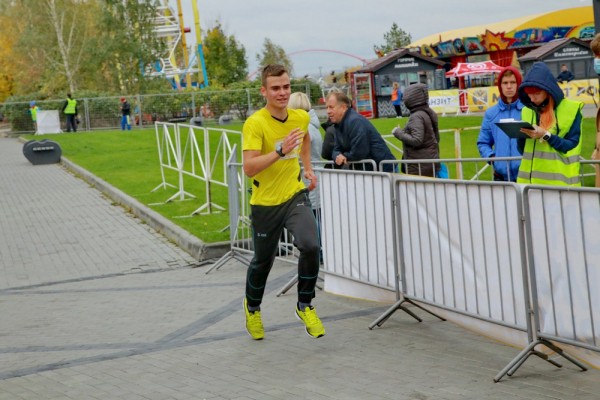 Афиша выходных: Гонка героев, БиблиоTalks и небесная выставка Афиша выходных: Гонка героев, БиблиоTalks и небесная выставка