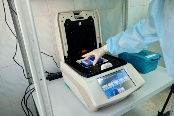 ПЦР-лабораторию открыли в коронавирусном госпитале Новосибирска ПЦР-лабораторию открыли в коронавирусном госпитале Новосибирска