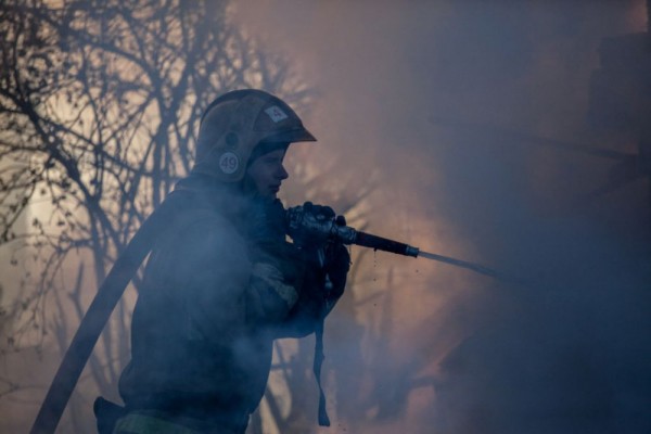 Губернатор Андрей Травников призвал бороться с заблуждениями поджигающих траву фермеров Губернатор Андрей Травников призвал бороться с заблуждениями поджигающих траву фермеров