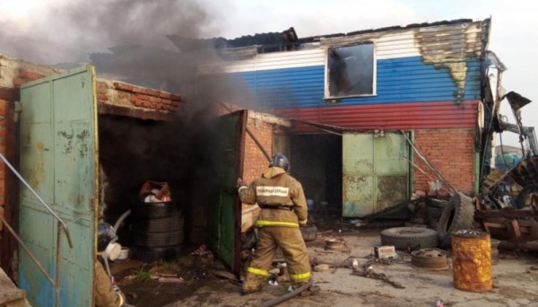 В Новосибирской области ликвидировали крупный пожар в придорожном кафе В Новосибирской области ликвидировали крупный пожар в придорожном кафе