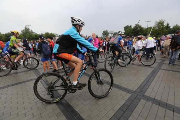 Афиша выходных: фестиваль тюльпанов, майская велопрогулка и&nbsp;фаер-шоу