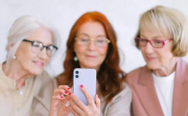 Пожилые новосибирцы могут пользоваться услугами МегаФона со скидкой 20%