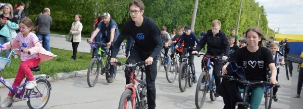 200 человек прокатились по&nbsp;ОбьГЭСу на&nbsp;велофестивале