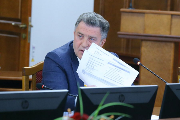 Андрей Шимкив министру экономразвития Новосибирской области: «Перестаньте рассказывать нам сказки!» Андрей Шимкив министру экономразвития Новосибирской области: «Перестаньте рассказывать нам сказки!»