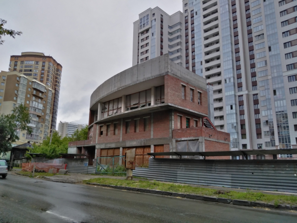 Долгострой &laquo;Кварсиса&raquo; в&nbsp;центре Новосибирска продают за&nbsp;54&nbsp;миллиона