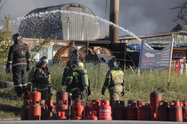 По факту пожара на АЗГС в Новосибирске возбуждено уголовное дело