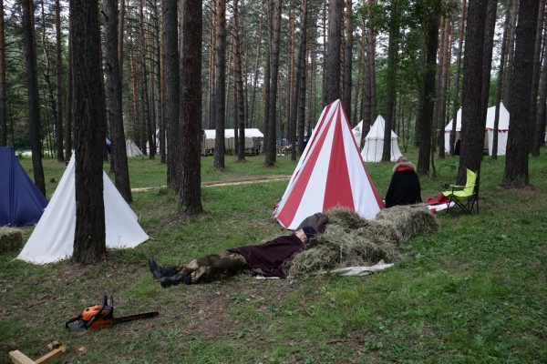 Афиша выходных: песни у&nbsp;костра, цветочный своп и&nbsp;ЗОЖ на&nbsp;набережной