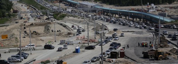 Переход через дамбу Октябрьского моста сдадут к&nbsp;сентябрю 2021 года