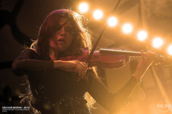 Экс-скрипачка Silenzium сняла клип про несчастную любовь