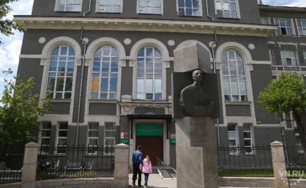 Детскую больницу на Красном проспекте эвакуировали из-за короткого замыкания