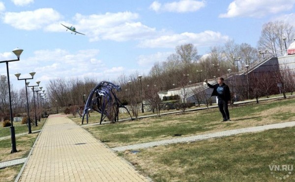 Самолет «Дон Кихот» потерялся в районе планетария Новосибирска Самолет «Дон Кихот» потерялся в районе планетария Новосибирска