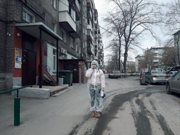 Новосибирские врачи просят волонтеров помочь им в борьбе с COVID-19 Новосибирские врачи просят волонтеров помочь им в борьбе с COVID-19