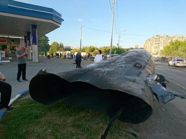 Андрей Травников поручил проверить обоснованность размещения и работу заправок вблизи жилых домов в Новосибирске после ЧП