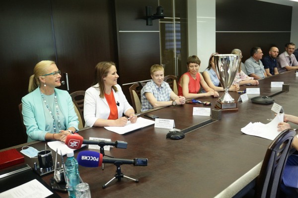 Грозные &laquo;Гризли&raquo;: сибирские хоккеистки стали чемпионками России