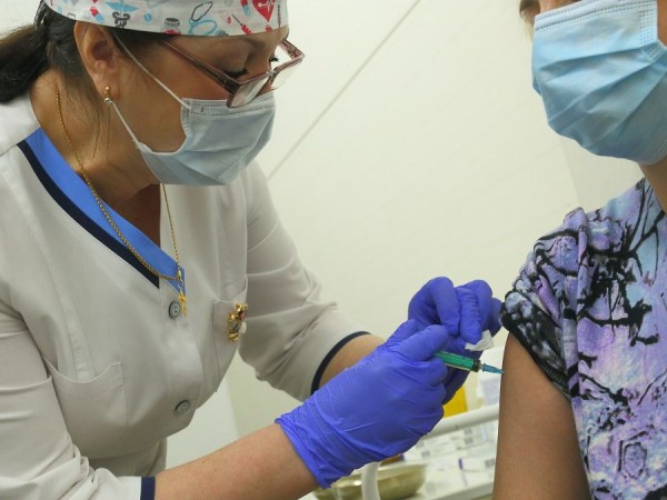 Новосибирский ученый рассказал, стоит ли опасаться очередной волны COVID-19 осенью ~ Континент Сибирь Online