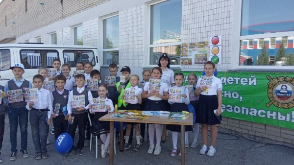 В Новосибирске сотрудники ГИБДД провели мероприятия, приуроченные ко Дню защиты детей В Новосибирске сотрудники ГИБДД провели мероприятия, приуроченные ко Дню защиты детей