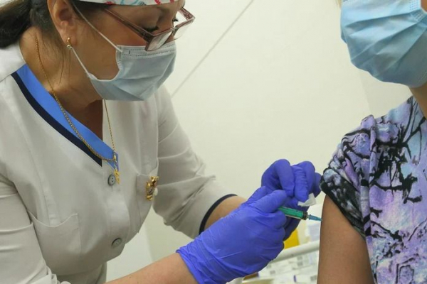 У половины вакцинированных «ЭпиВакКороной» через 9 месяцев не нашли антител У половины вакцинированных «ЭпиВакКороной» через 9 месяцев не нашли антител