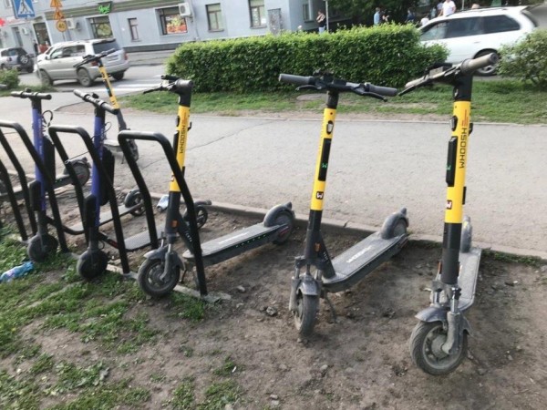 Стала известна причина закрывшегося проката самокатов на левом берегу Новосибирска