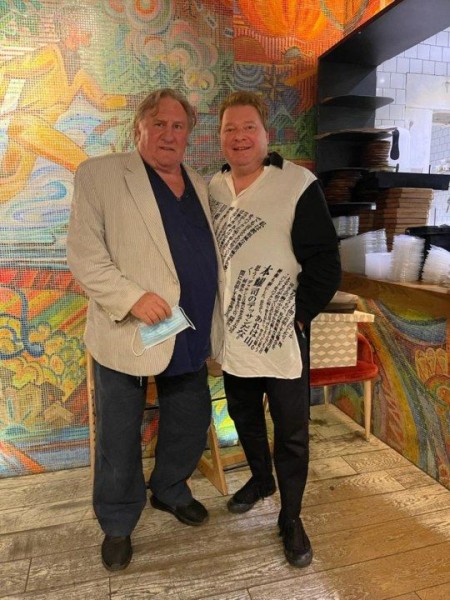 Денис Иванов и Жерар Депардье откроют ресторан в Новосибирске Денис Иванов и Жерар Депардье откроют ресторан в Новосибирске