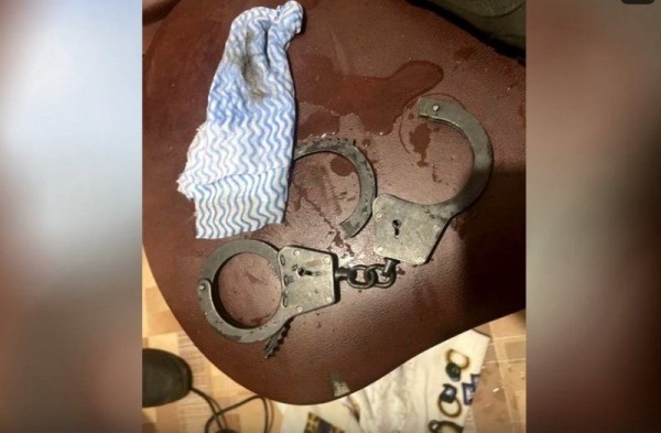 Недетские игры: ребенок заковал себя наручниками в Новосибирске