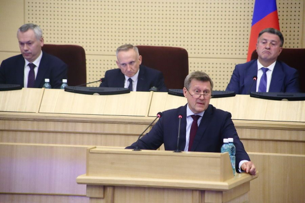 Локоть попросил увеличения налоговых отчислений для Новосибирска, но долю не назвал Локоть попросил увеличения налоговых отчислений для Новосибирска, но долю не назвал