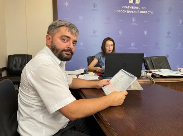 Сдал документы в два избиркома: Игорь Украинцев стал кандидатом в Госдуму и начал процедуру отзыва Локтя с поста мэра Сдал документы в два избиркома: Игорь Украинцев стал кандидатом в Госдуму и начал процедуру отзыва Локтя с поста мэра