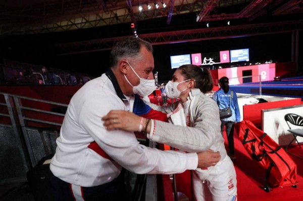 Новосибирская саблистка София Позднякова стала олимпийской чемпионкой