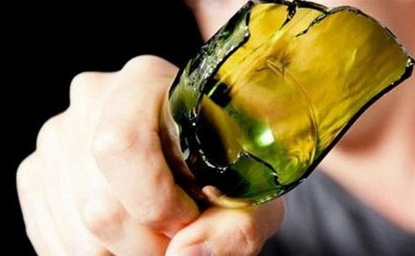 «Наносил себе порезы «розочкой»: неадекватные мужчины в трусах устроили веселые выходные охранному агентству в Новосибирске «Наносил себе порезы «розочкой»: неадекватные мужчины в трусах устроили веселые выходные охранному агентству в Новосибирске